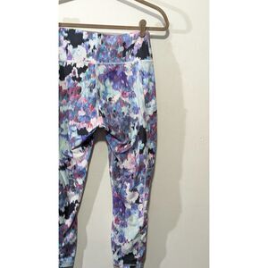 Guru Active Capri Leggings sz. Medium
